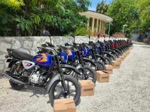 Photo des motos boxers remis par l'ambassade de France à la police nationale, crédit photo: @ambassadefrance