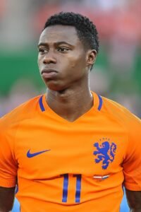 Quincy Promes avec les couleurs de la sélection néerlandaise de football. Crédit photo: Google